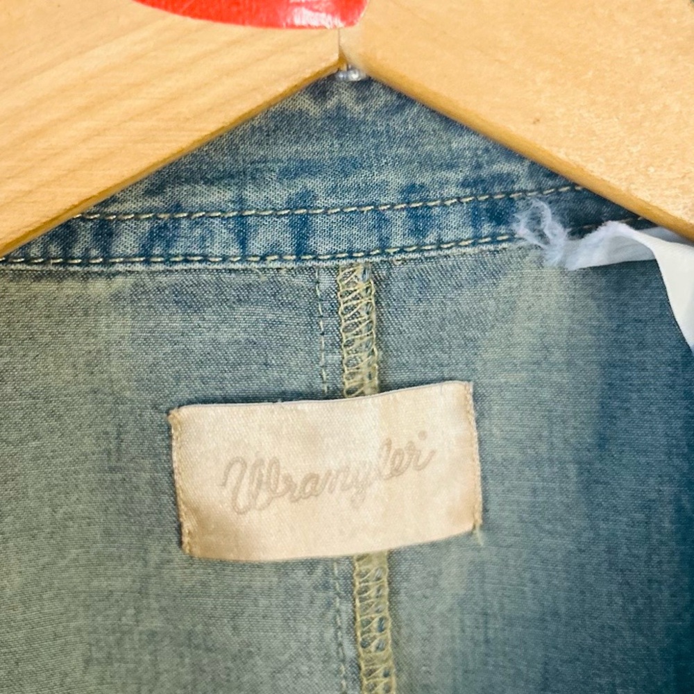 Wrangler embroidered denim shirt - Picture 4 of 16